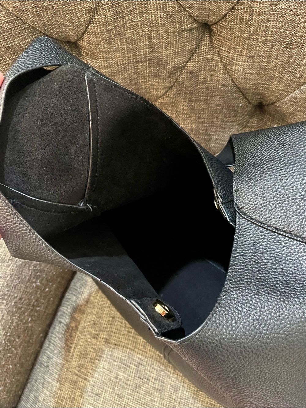 Classic Black Leather Shoulder Tote - Picture 3 of 3